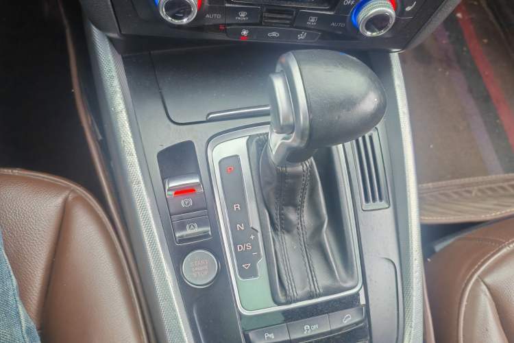 Used Audi Q5 2017 40 TFSI Technology Edition Gear Lever