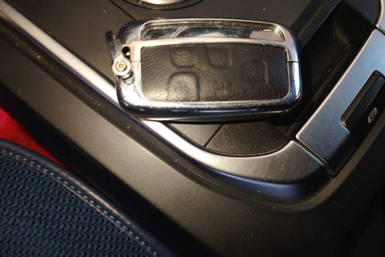 Used Land Rover Discovery Sport 2019 240 PS SE Version China VI Standard Vehicle Key