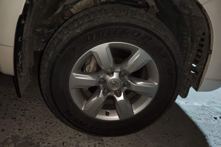 Used Toyota Prado 2016 2.7L Automatic Standard Edition Right Front Wheel Hub