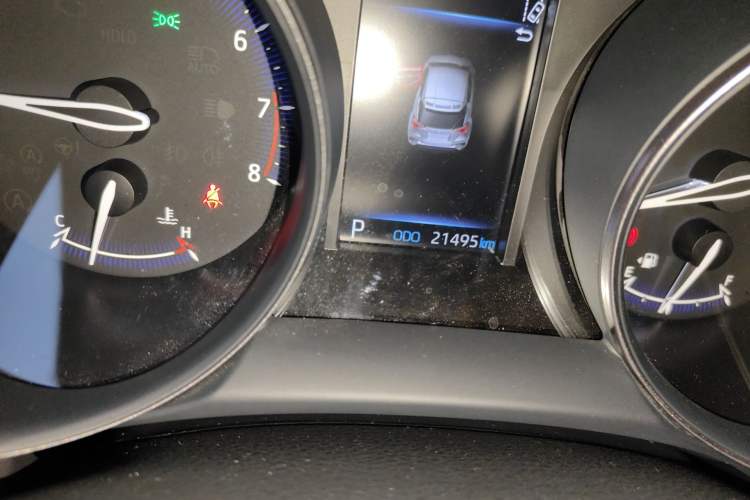 Used Toyota C-HR 2021 2.0L Comfort Edition Odometer Close Up