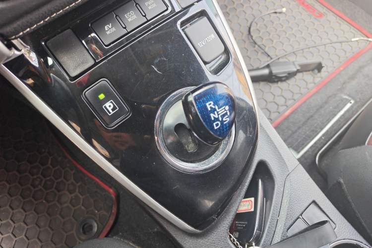 Used Toyota Corolla 2018 Dual-Engine 1.8L E-CVT Smart Edition