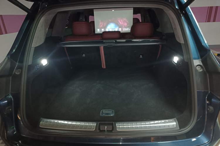 Used Hima AITO M8 2025 Extended-Range Ultra Version 53.4 kWh 5-Seater Edition Trunk