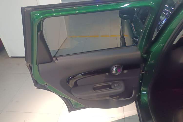 Used MINI Clubman 2023 1.5T COOPER Connoisseur
