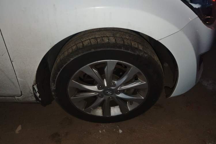 Used Hyundai Elantra (5th Generation / Langdong) 2016 1.6L Manual Luxury Model Right Front Wheel Hub