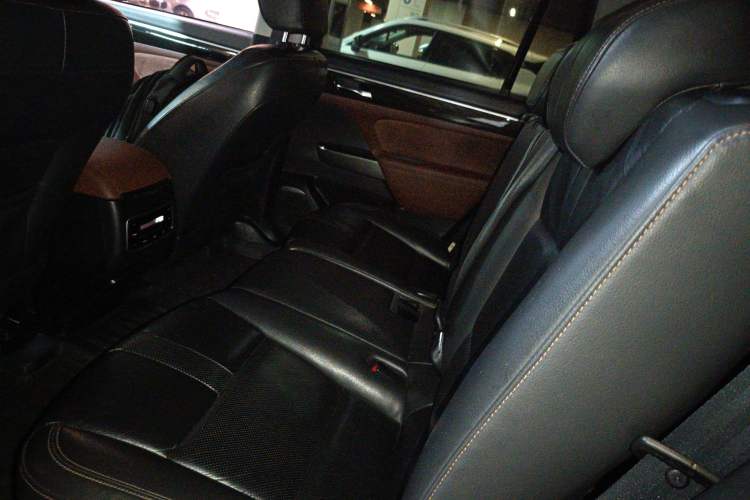 Used GAC Trumpchi GS8 2017 320T Two-Wheel Drive Luxury Smart Connectivity Version (7 Seats)
