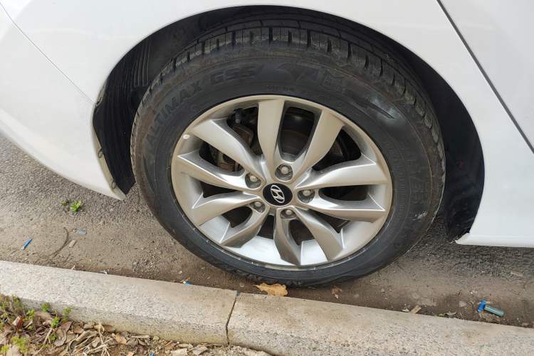 Used Hyundai Elantra (5th Generation / Langdong) 2015 1.6L Manual Leading Model Exterior 5