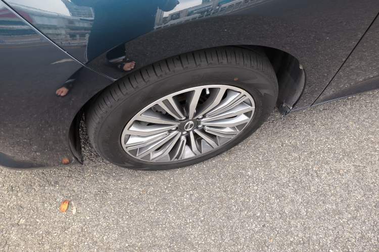 Used GAC Trumpchi M6 2019 270T DCT Luxury Edition (7-seater) China VI Exterior 4