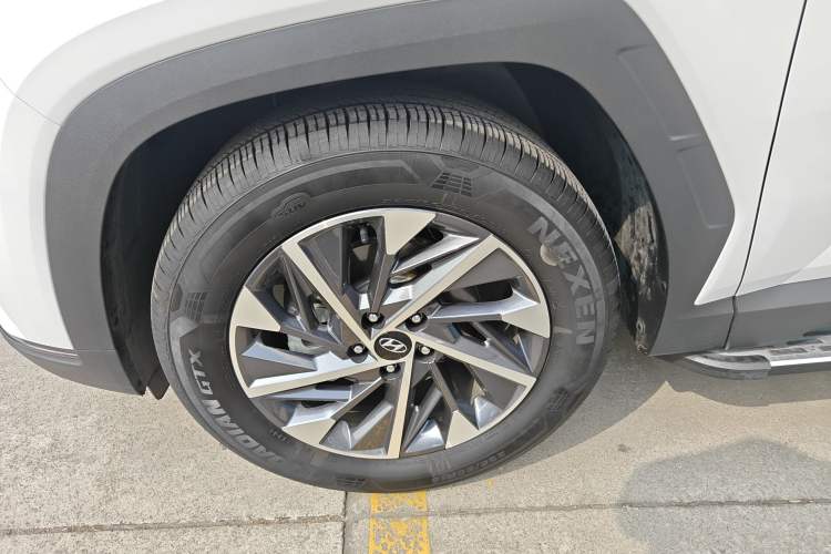 Used Hyundai Tucson 2023 Tucson L 1.5T Automatic Two-Wheel Drive GLX Elite Edition Left Front Wheel Hub