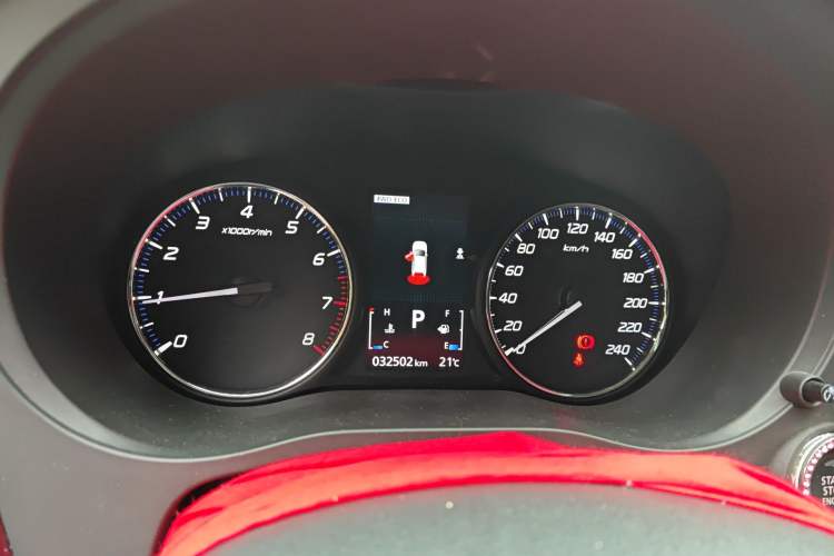 Used Mitsubishi Outlander 2019 2.4L 4x4 Zhi Xiang Edition 7 Seats China VI Standard Instrument Cluster