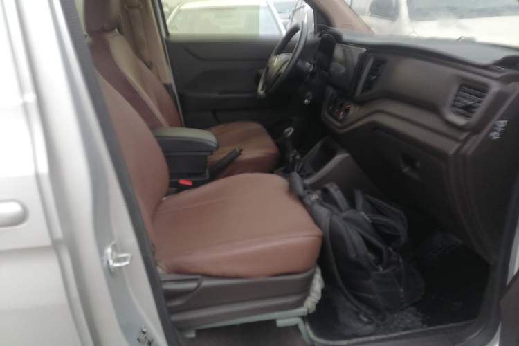 Used Wuling Hongguang V 2019 1.5L Standard Version L2B
