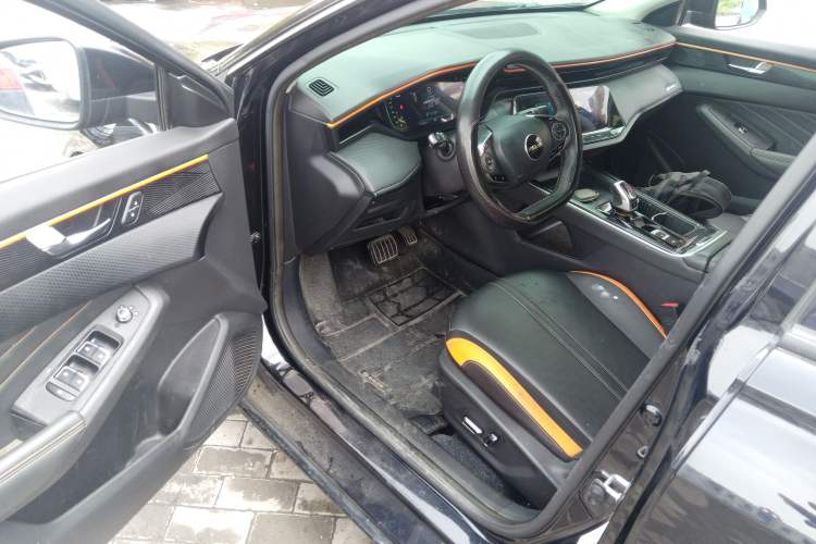 Used Dongfeng Aeolus Yixuan MAX 2023 1.5T Ultra-Stylish Trendsetting Dad Edition Driver Seat