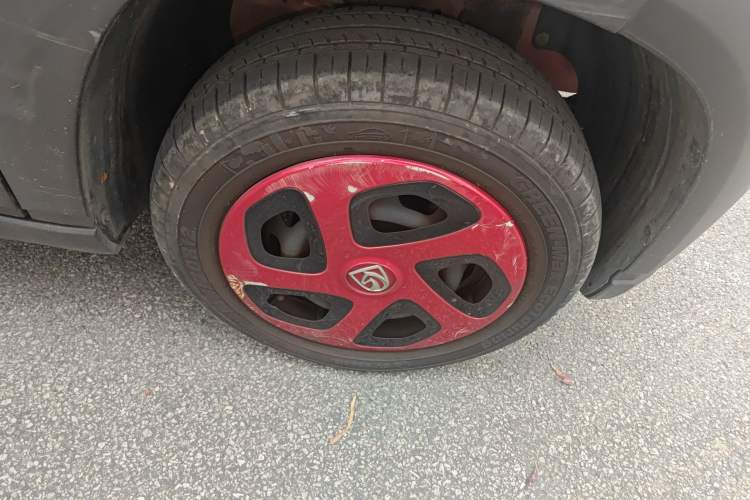 Used Baojun E100 2019 250KM Smart Drive Edition Right Front Wheel Hub