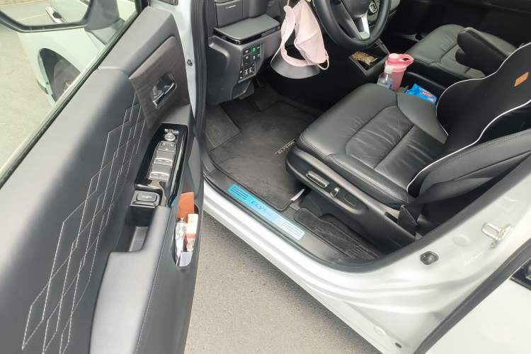 Used Honda Elysion 2024 2.0L eHEV Luxury Edition