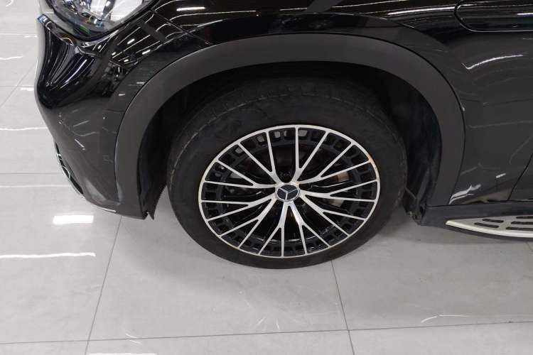 Used Mercedes-Benz EQE SUV 2024 500 4MATIC Luxury Edition Left Front Wheel Hub