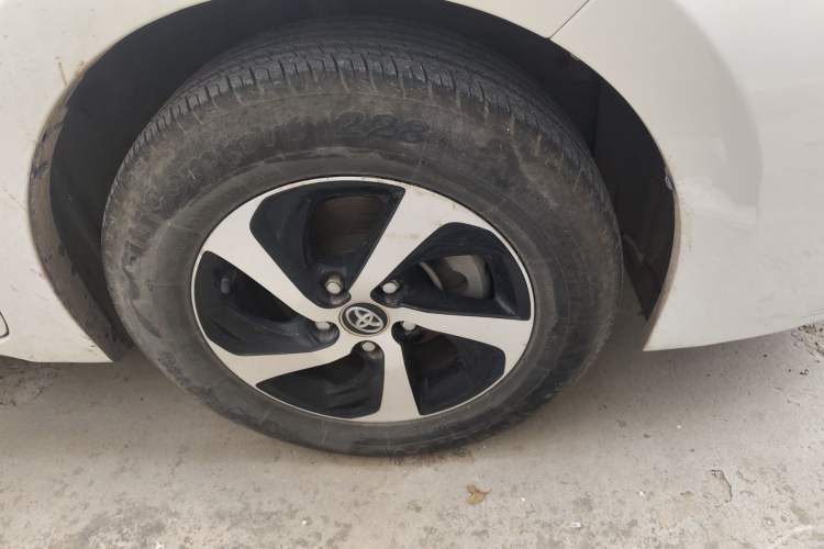 Used Toyota Levin 2017 Revised Version 185T CVT Elite Edition China VI Standard Right Front Wheel Hub