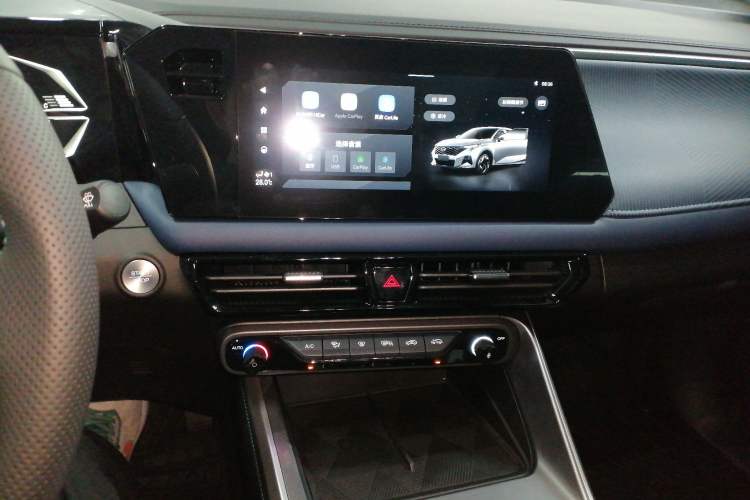 Used GAC Trumpchi GS3 2025 Shadow Speed 270T Enjoyment Edition Soaring to New Heights Audio And AC Panel