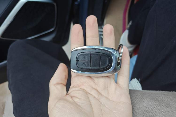 Used SAIC MAXUS G20 2021 Facelifted PLUS 2.0T Gasoline Automatic Luxury Edition
