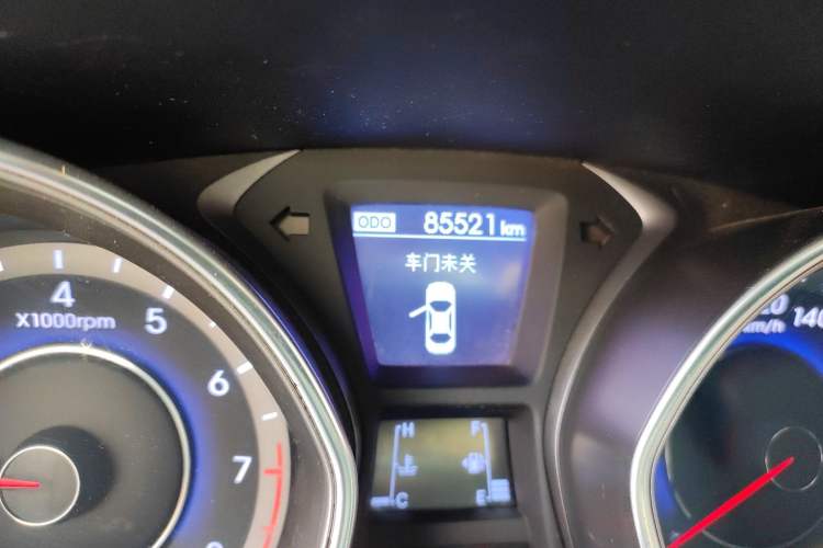 Used Hyundai Elantra (5th Generation / Langdong) 2015 1.6L Manual Leading Model Odometer Close Up