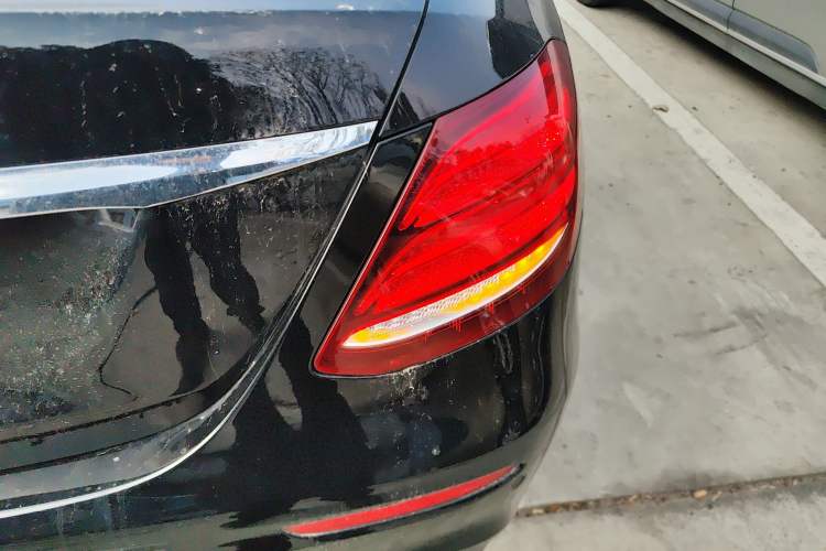 Used Mercedes-Benz E-Class 2017 E 300 L Sporty and Stylish Model
