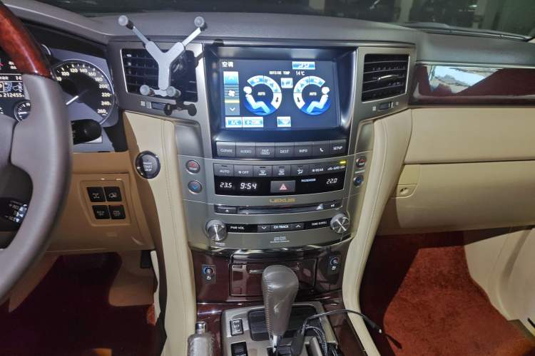 Used Lexus LX 2012 570
