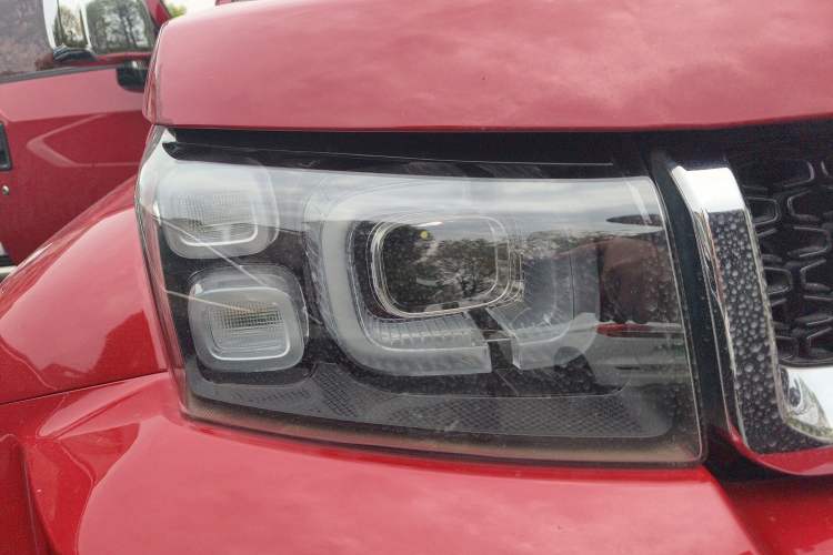 Used BAIC Off-Road BJ40 2018 PLUS 2.3T Automatic Four-Wheel Drive Flagship Version China V Emission Standard Right Front Headlight