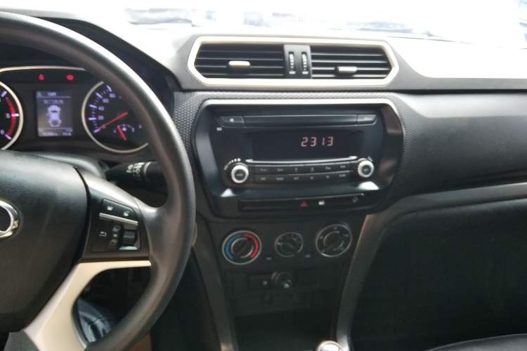 Used Great Wall Wingle 5 2017 2.0T European Version Diesel Two-Wheel Drive Advanced Large Double-Cab GW4D20E