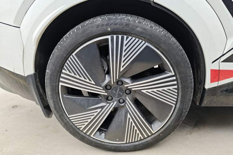 Used Lynk & Co 08 EM-P 2023 220km All-Wheel-Drive Performance Halo
