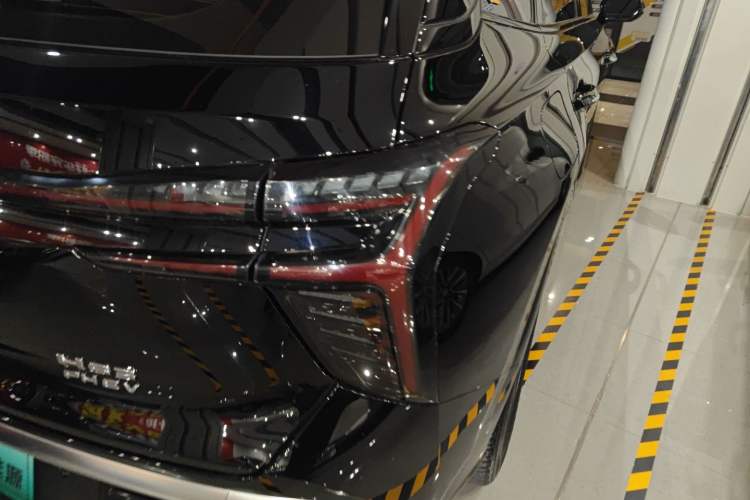 Used Hongqi HS3 PHEV 2024 PHEV 115km Jingwei Edition Right Rear Taillight