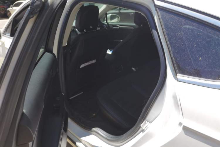 Used Ford Mondeo 2018 EcoBoost 180 Smart Control Fashion Model China V Standard Left Rear Seat