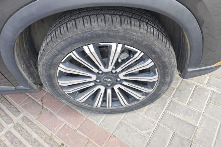 Used CHANGAN OSHAN X5 2021 1.5T DCT Prestige Edition Right Front Wheel Hub