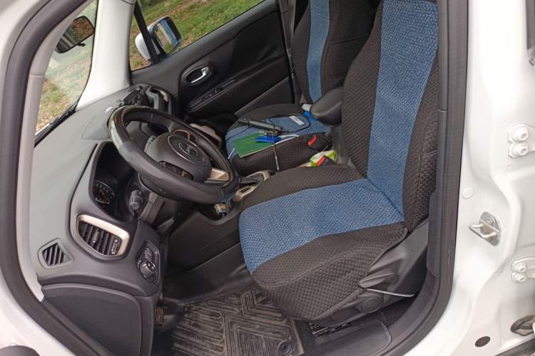 Used Jeep Renegade 2018 Connected Large Screen Version 180T Automatic High-Energy Edition Left Front Seat