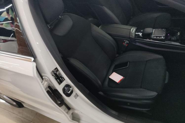 Used Mercedes-Benz A-Class 2021 A 200 L Sport Sedan Fashion Model
