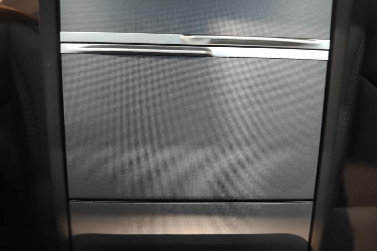 Used Tesla Model Y 2025 Rear-Wheel-Drive Version Interior 1