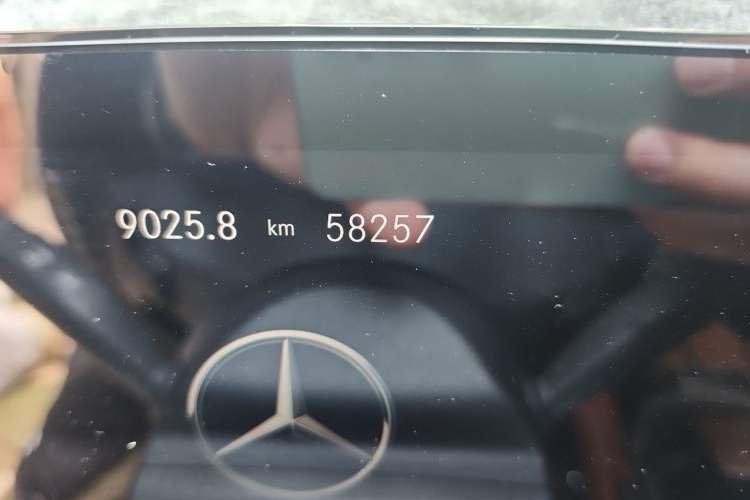 Used Mercedes-Benz GLB 2021 GLB 200 Dynamic Edition Odometer Close Up