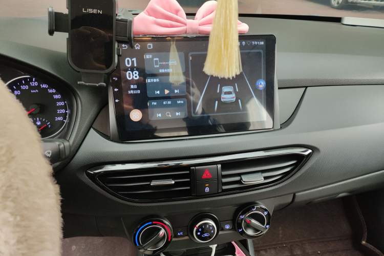 Used Hyundai Celesta 2018 1.6L Automatic GL Enjoyment Edition China VI compliant Audio And AC Panel