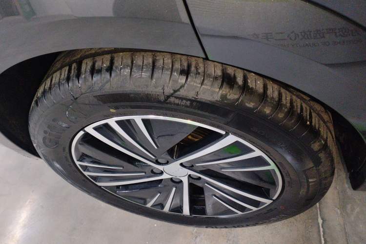 Used Lynk & Co 08 EM-P 2025 120km Long-Range Pro
