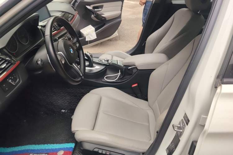 Used BMW 3 Series 2013 Facelifted 328i Sport Design Package
