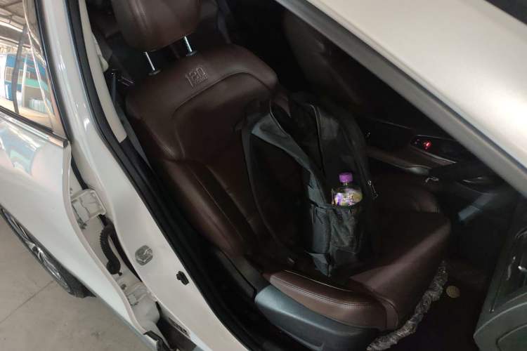 Used Renault Koleos 2018 2.0L Two-Wheel Drive 120th Anniversary Limited Edition Right Front Seat