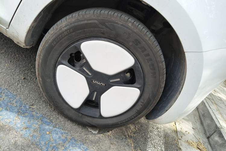 Used CHANGAN NEVO Lumin 2024 130km Qingyue Version Right Front Wheel Hub