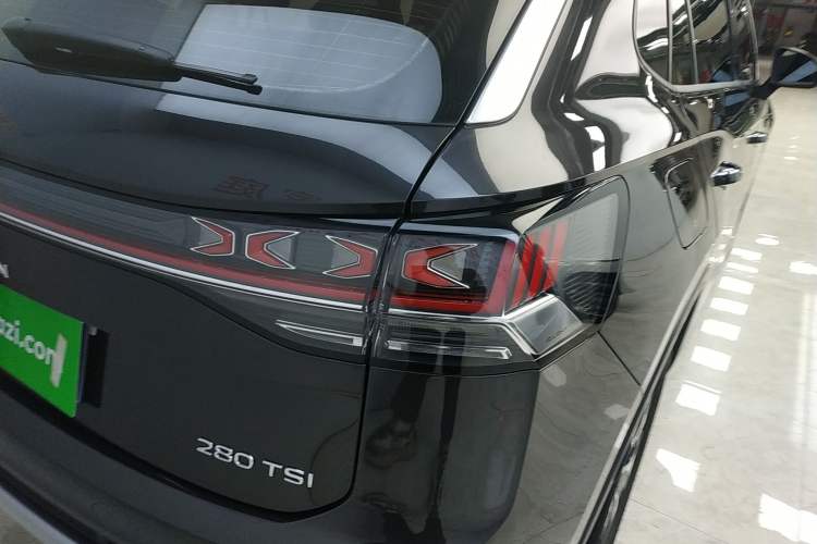 Used Volkswagen Tayron 2023 280TSI Two-Wheel-Drive Luxury Plus Advanced Version