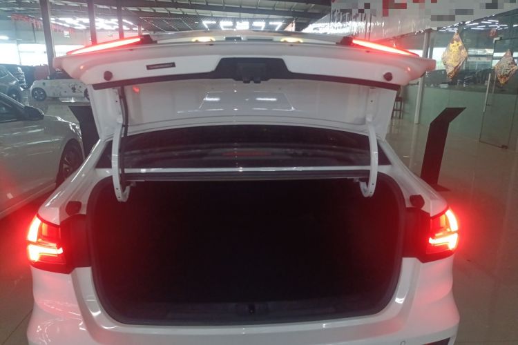 Used Roewe i5 2021 1.5L CVT Platinum Edition Trunk