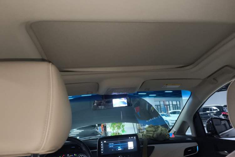 Used Buick GL8 2023 Land Executive Class 652T Luxury Model
