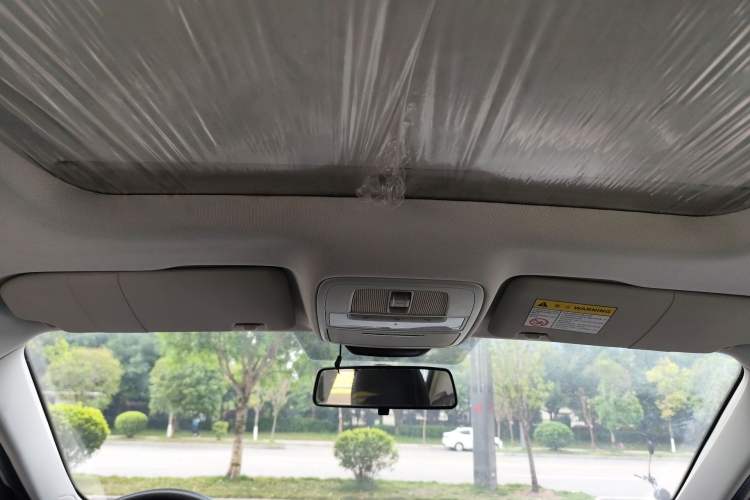 Used Roewe i5 2020 1.5L Automatic 4G Connect Luxury Flagship Edition
