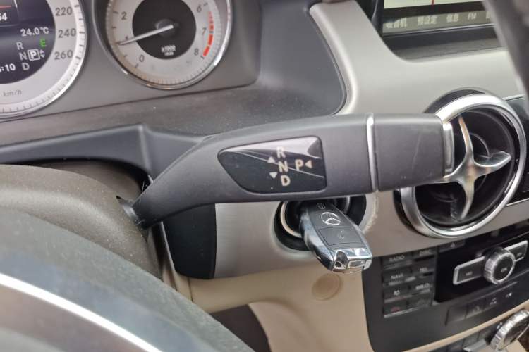 Used Mercedes-Benz GLK-Class 2015 GLK 260 4MATIC Dynamic Edition Ultimate Version Gear Lever