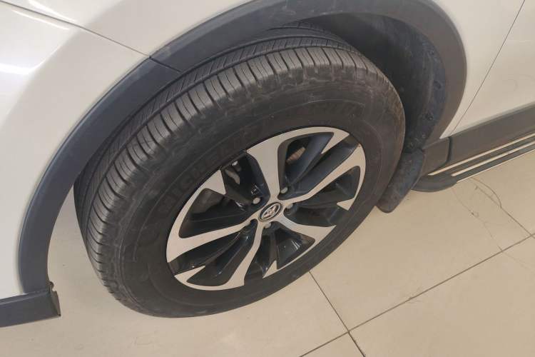 Used Toyota RAV4 2016 2.0L CVT Two-Wheel Drive Fashion Edition China V Standard
