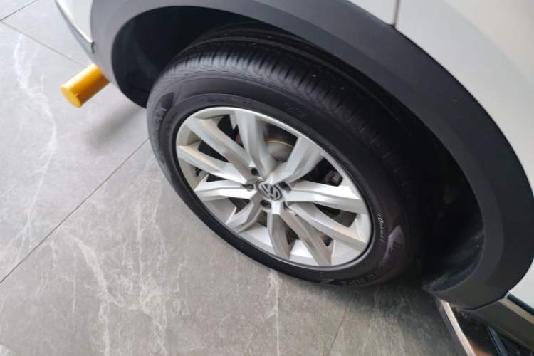 Used Volkswagen T-ROC 2020 280TSI DSG Two-Wheel-Drive Elite Version Right Rear Wheel Hub