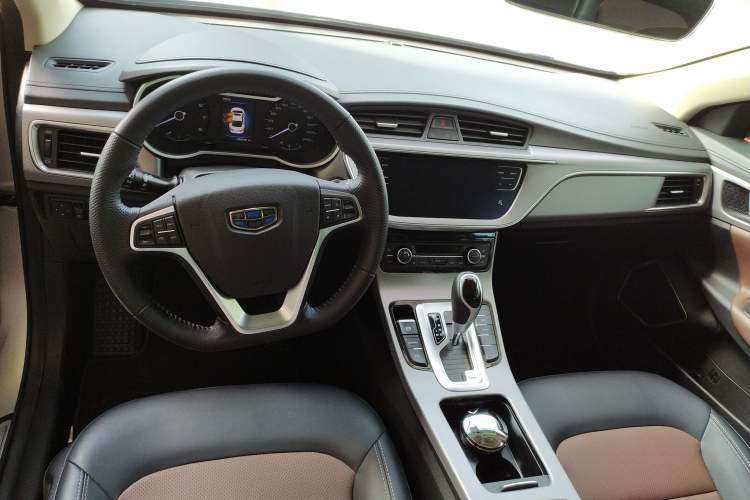 Used Geely Auto Emgrand GL 2018 1.4T DCT Prestige Smart Connectivity Version Center Console