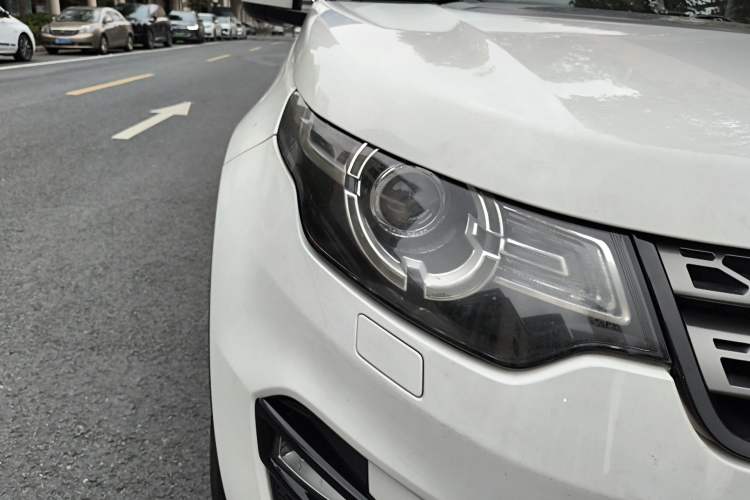 Used Land Rover Discovery Sport 2016 2.0T SE Right Front Headlight