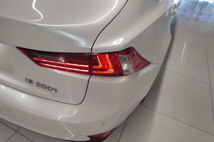 Used Lexus IS 2015 200T Fēngshàng Edition
