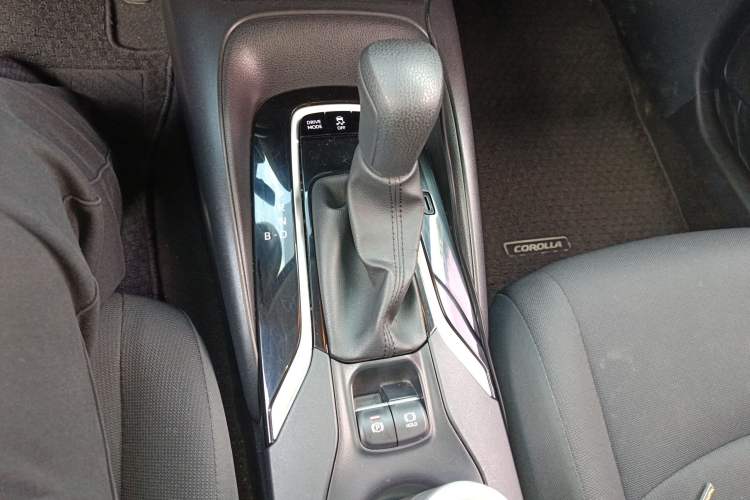 Used Toyota Corolla 2021 Dual-Motor 1.8L E-CVT Elite Edition